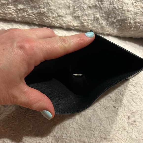 Louis Vuitton Epi Kiss Lock Wallet Black Authentic - Picture 5 of 9